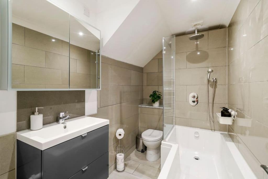 Modern 2 Bedroom Apartment In The Heart Of London Exterior photo